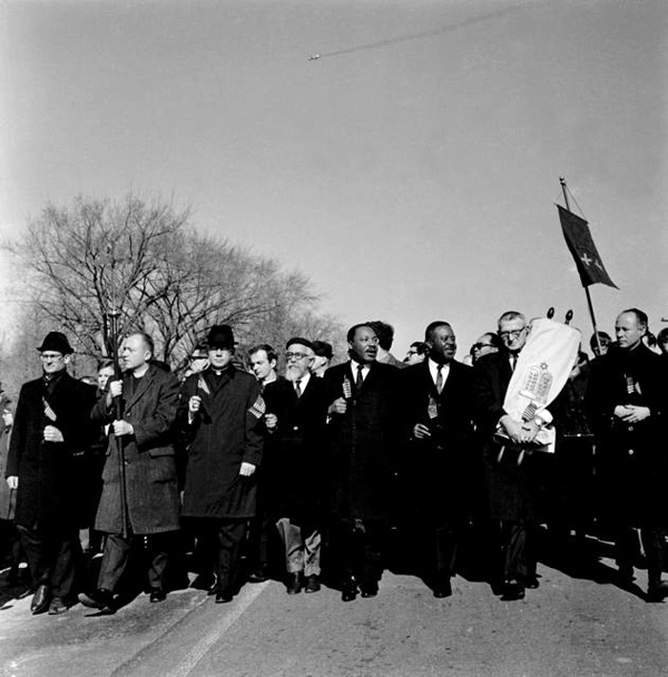 passover5 ''Arlington National Cemetery, L to R: (unknown), Episcopal Reverend Roger Alling, Roman Catholic Bishop James Shannon, (Rev. Richard Neuhaus in 2nd row), Conservative Rabbi Abraham Heschel, Martin Luther King Jr., Rev. Ralph Abernathy, Rabbi Maurice Eisendrath, Rabbi Everett Gendler ''