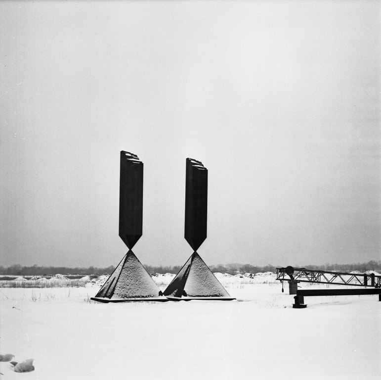 ---Two of the three exemplars of Barnett Newman’s "Broken Obelisk," 1963–67, on display in the field at Lippincott. Cor-Ten steel. 26’ x 10’6” x 10’6”. Museum of Modern Art, New York, NY; Rothko Chapel, Houston, TX; University of Washington, Seattle, WA. © 2010 The Barnett Newman Foundation, New York, NY / Artists Rights Society (ARS, New York, NY). Photograph by Donald Lippincott.---click image for source...